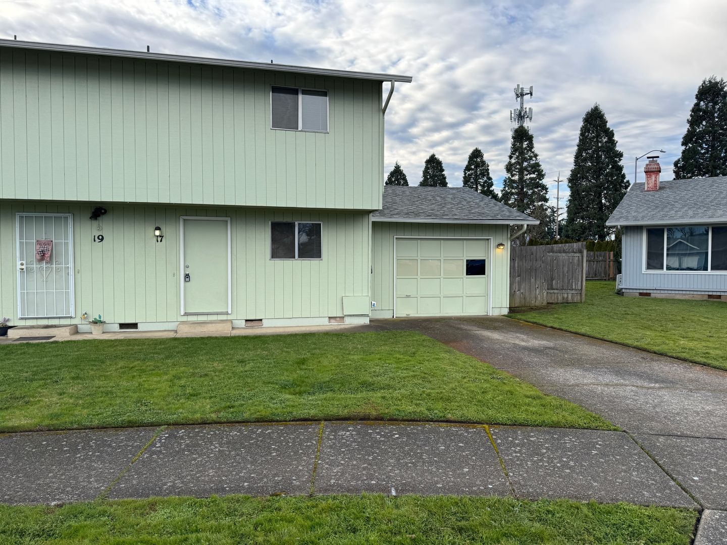 Springfield House: 17 T St.