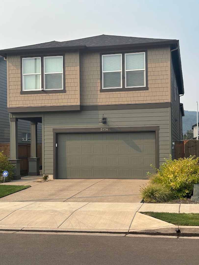 Springfield House: 2954 Fenya St.