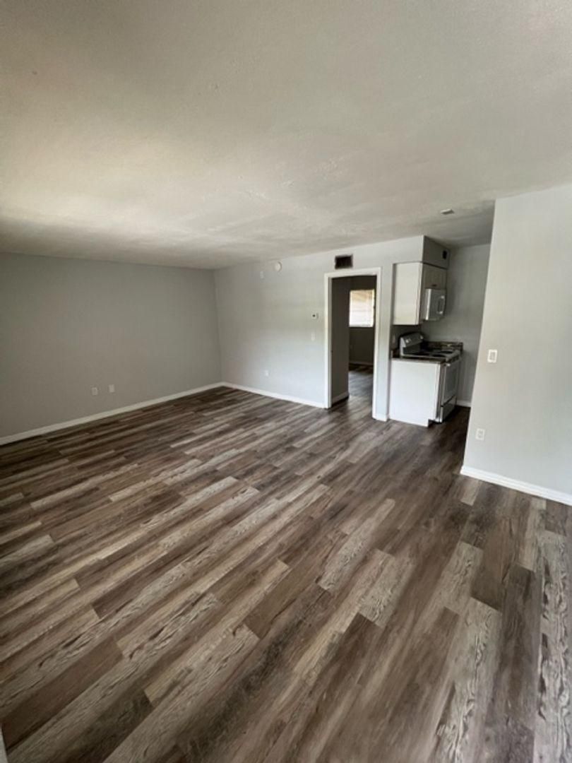 Tampa Apartment: 13106 Leisurewood Pl