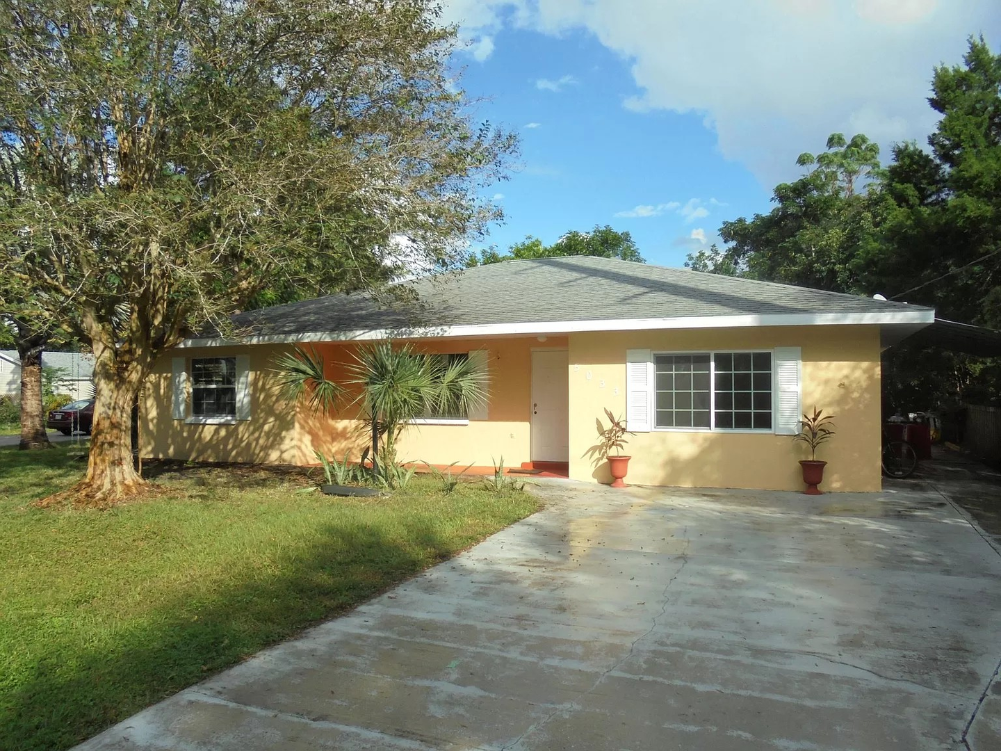 Sarasota House: 5033 Lords Ave