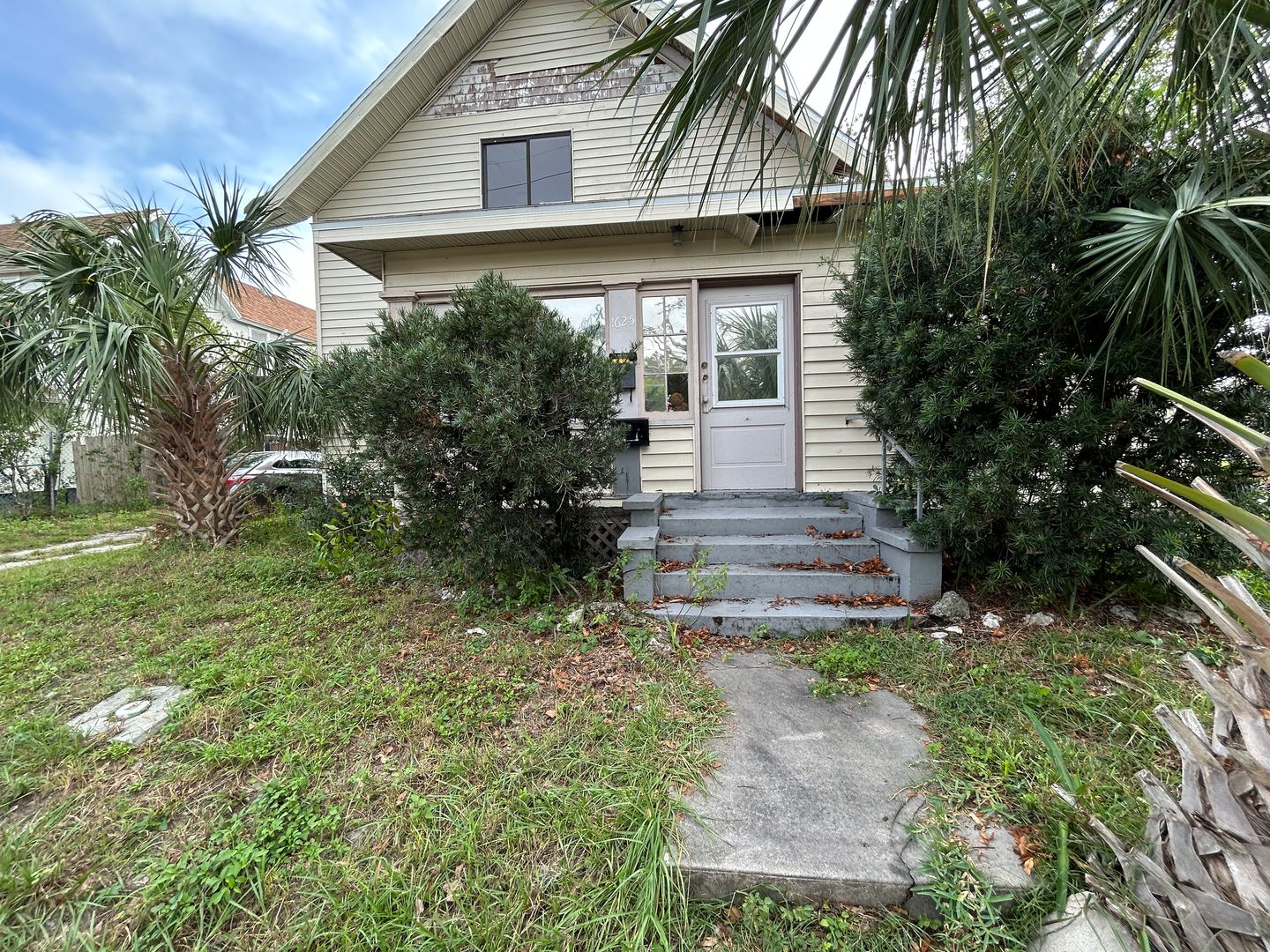 Bradenton Apartment: 1625 9th Ave W.