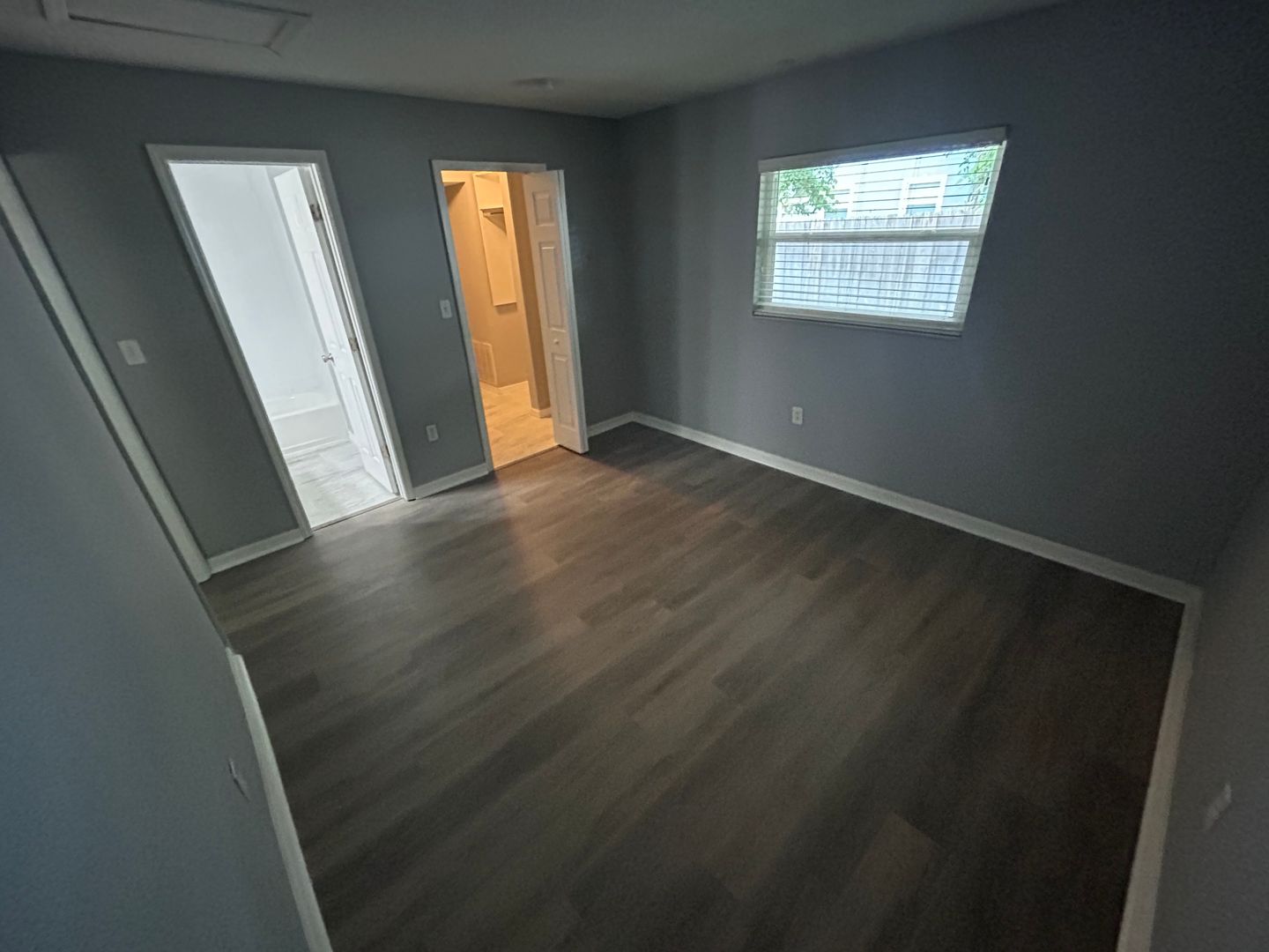 2066 Arlington St 4 of 6