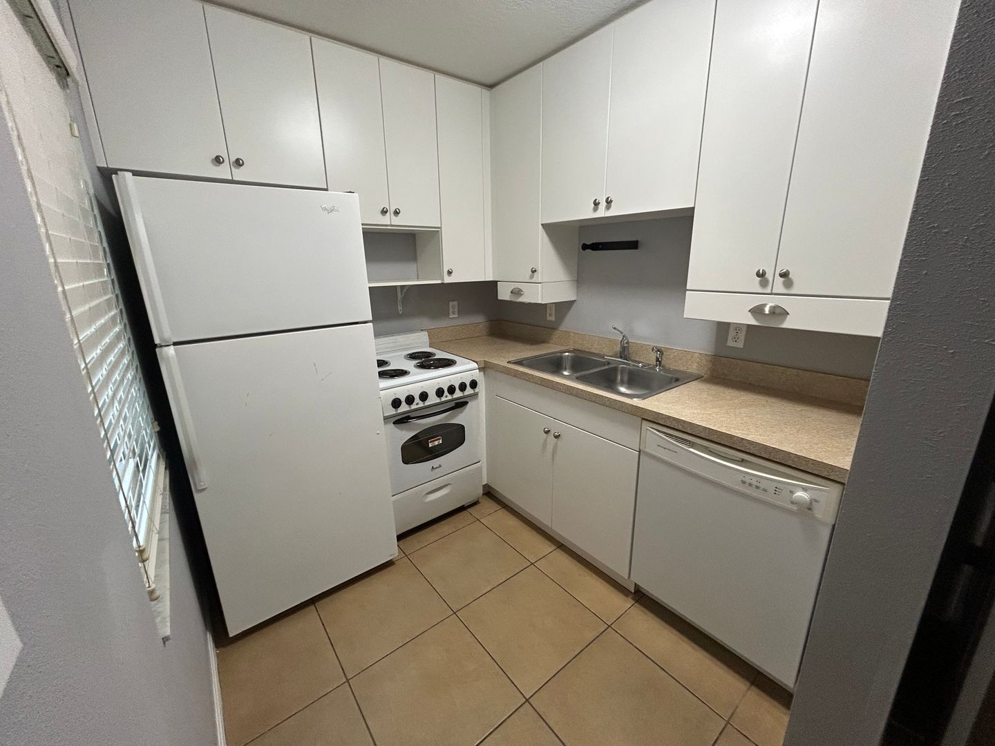 2066 Arlington St 3 of 6