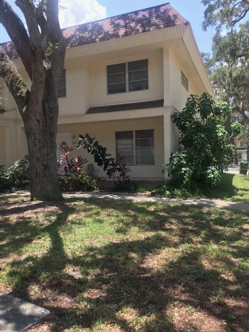 Sarasota House: 3710 Colby St