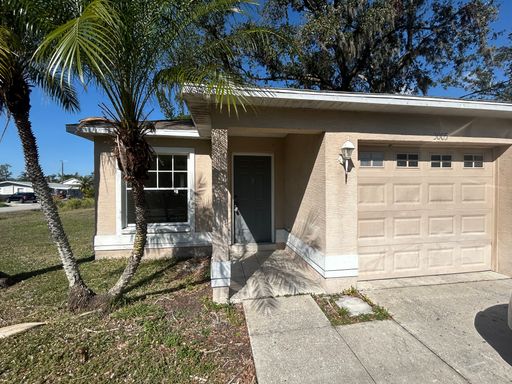 4 bedroom, 2 bathroom Sarasota home, plus garage and beautiful lot, conveniently located near Downtown, beaches, and restaurants!! – photo 1