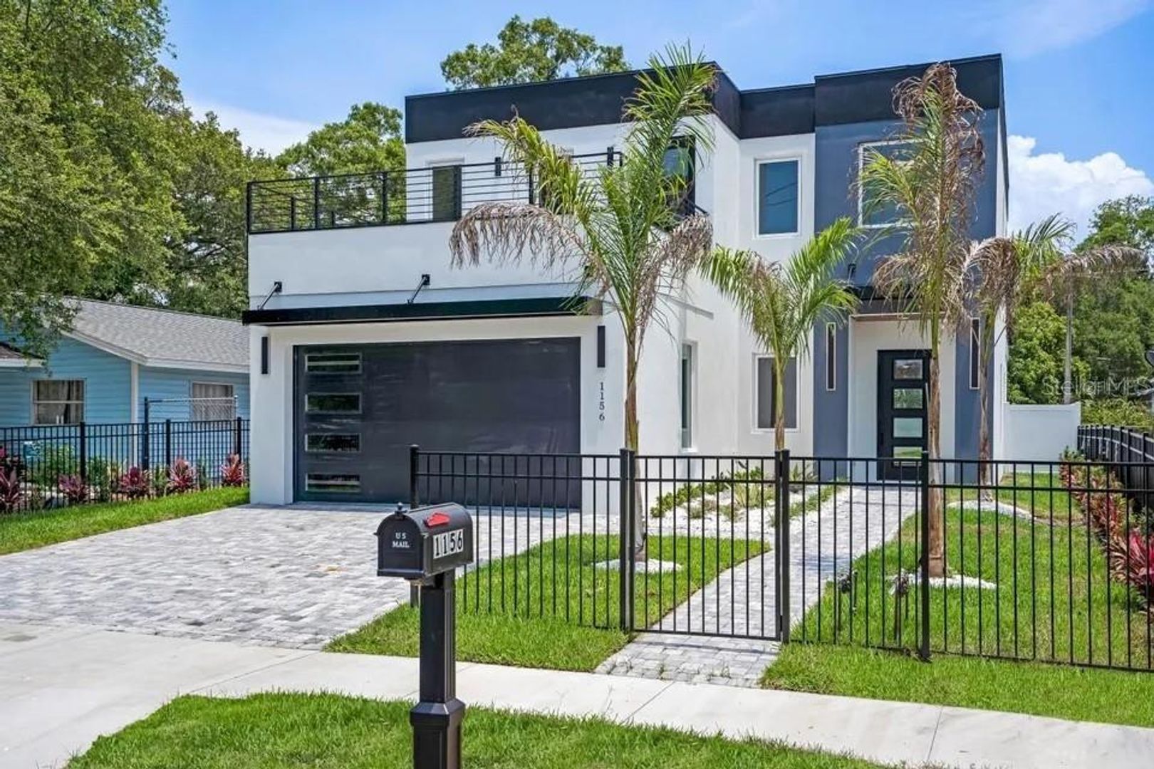 Sarasota House: 1156 COCOANUT AVE