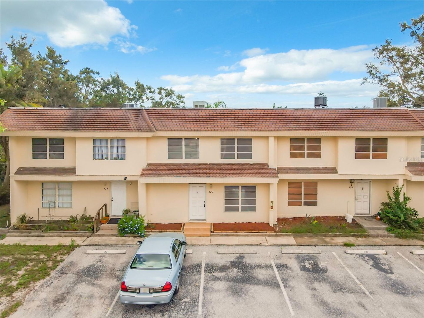 Sarasota House: 322 Barlow Ave
