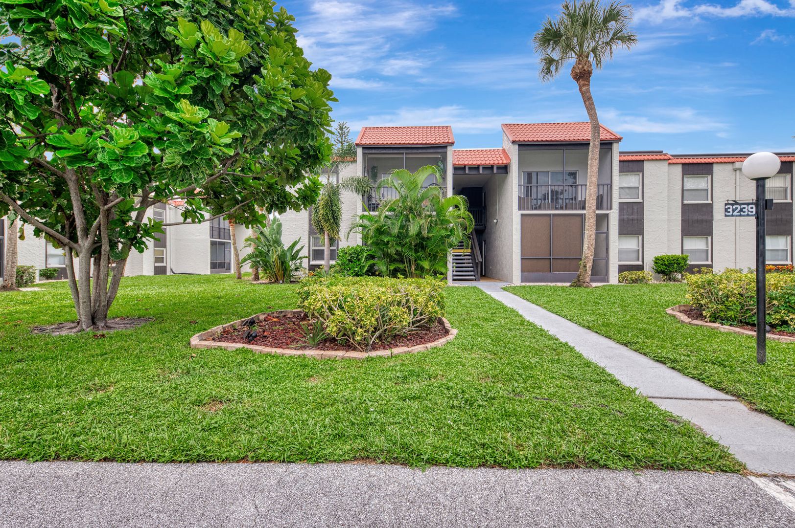 Sarasota House: 3239 Beneva Rd Unit 201