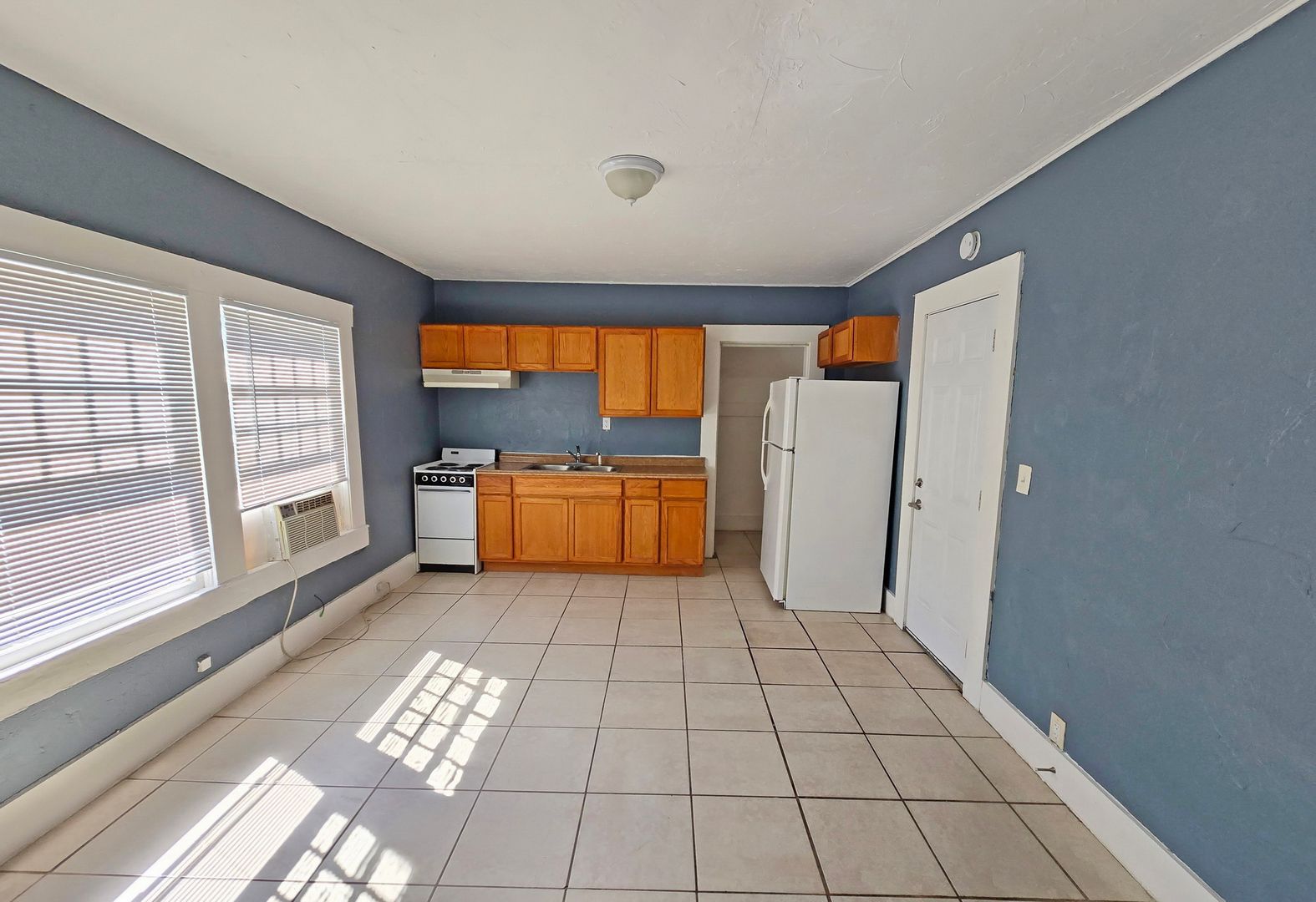 Bradenton Apartment: 612 26th St. W