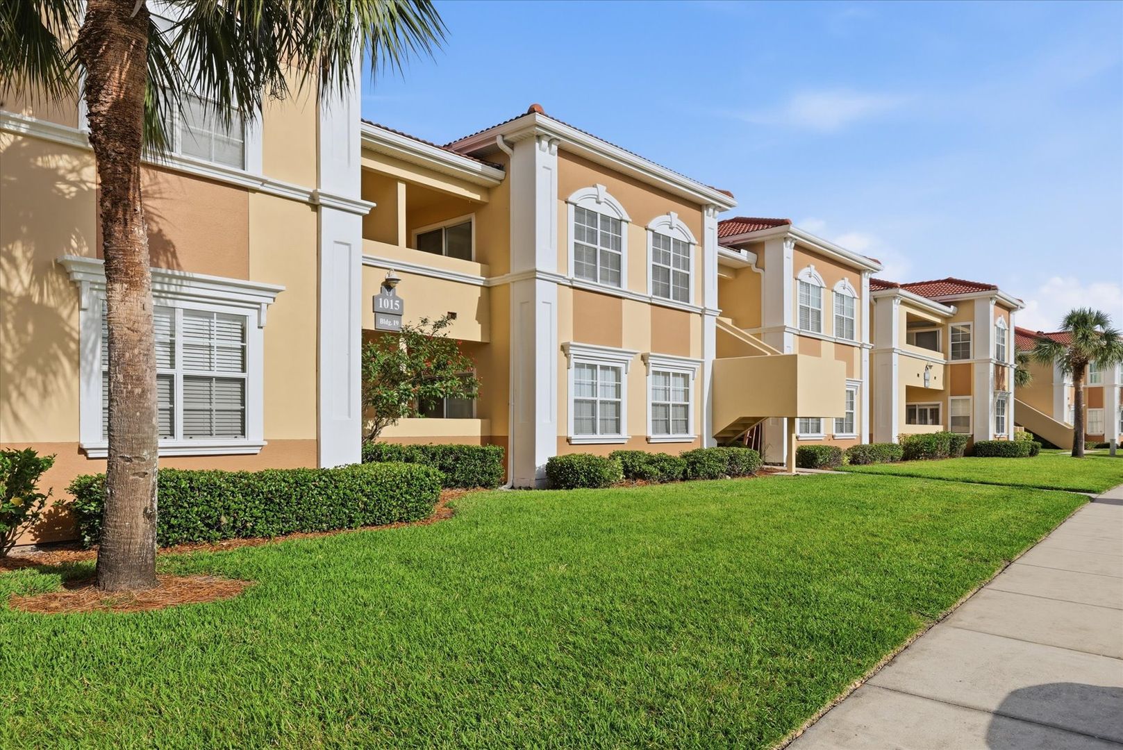 Sarasota House: 1015 Villagio Circle #202