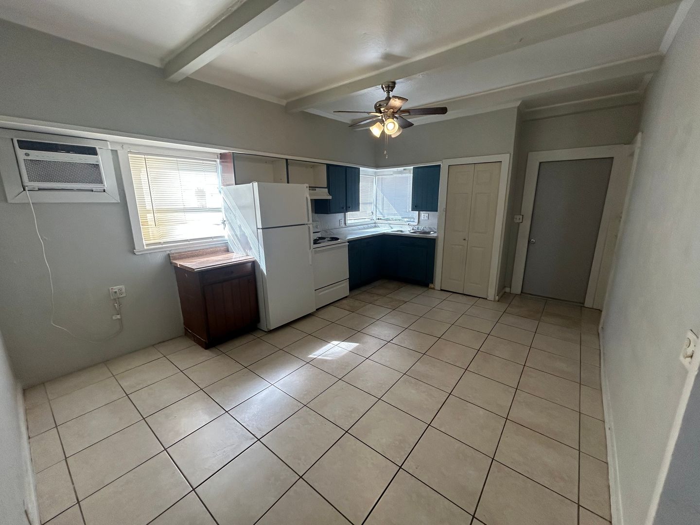 Bradenton Apartment: 612 26th St. W