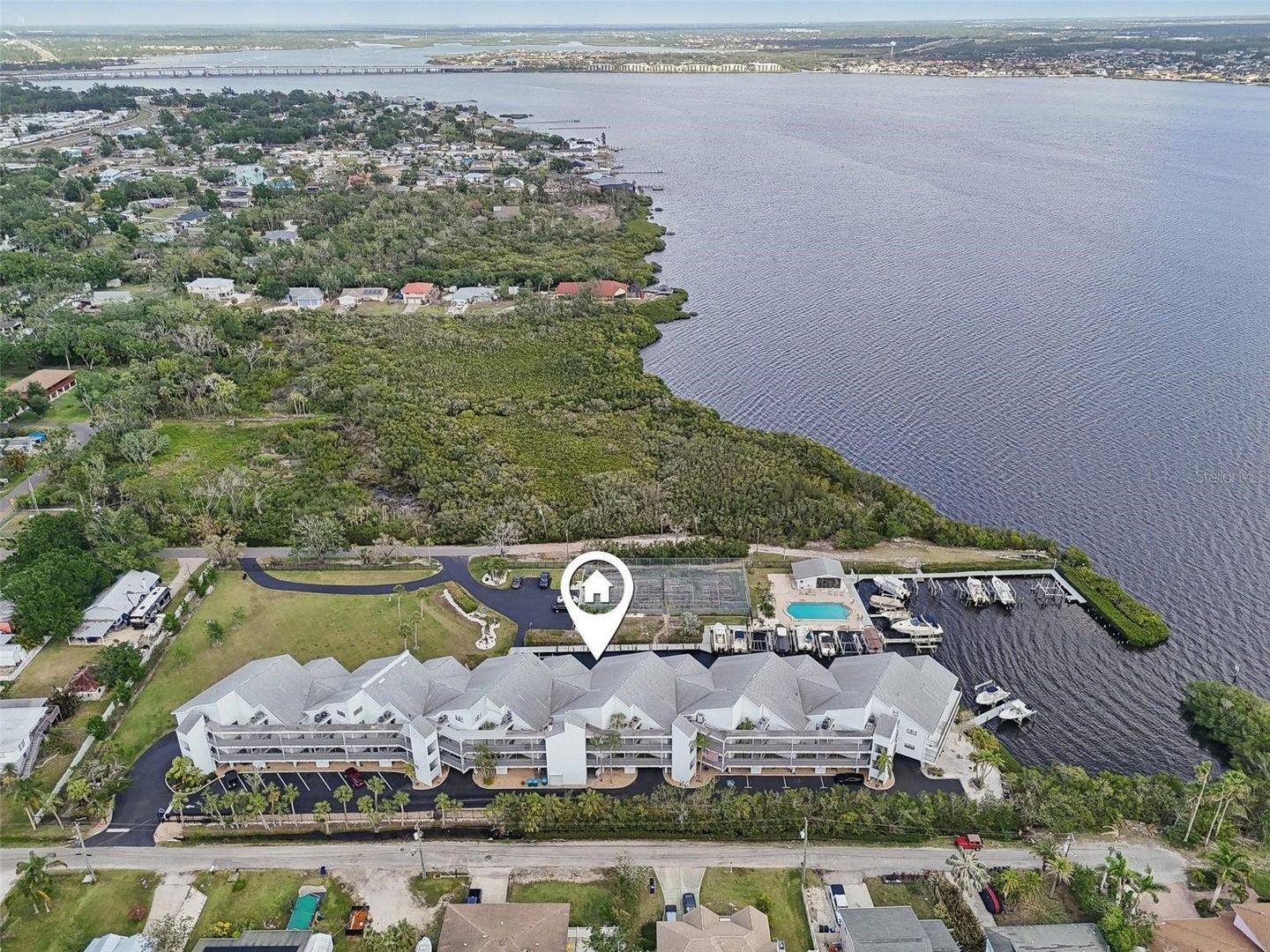 Ellenton Condo: 515 Leffingwell Ave #211