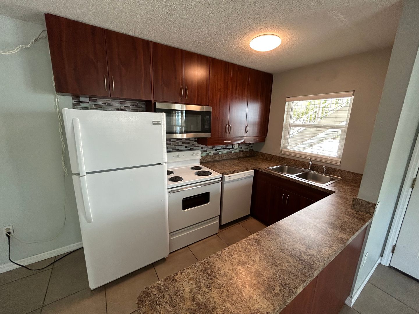 Sarasota Apartment: 2050 Arlington St