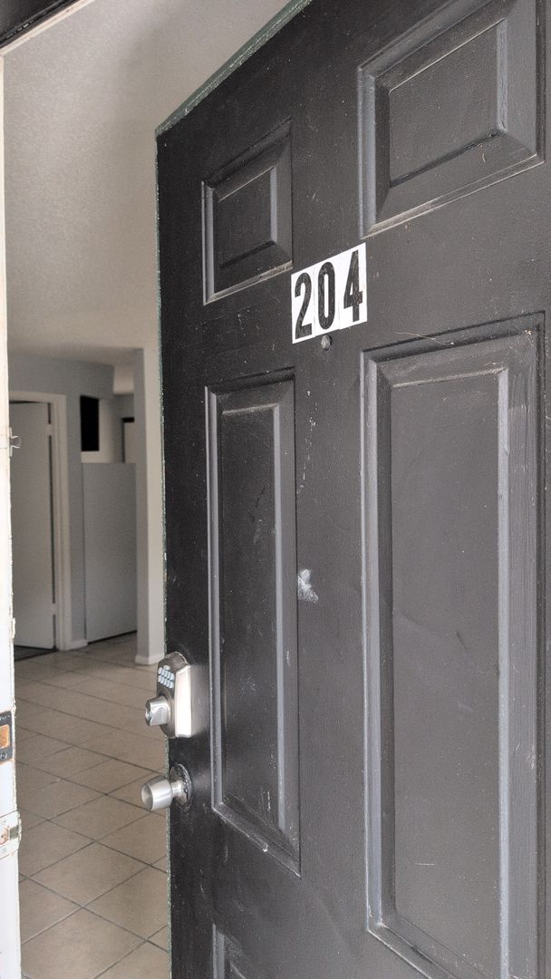 Tampa Apartment: 13104 Leisurewood Pl