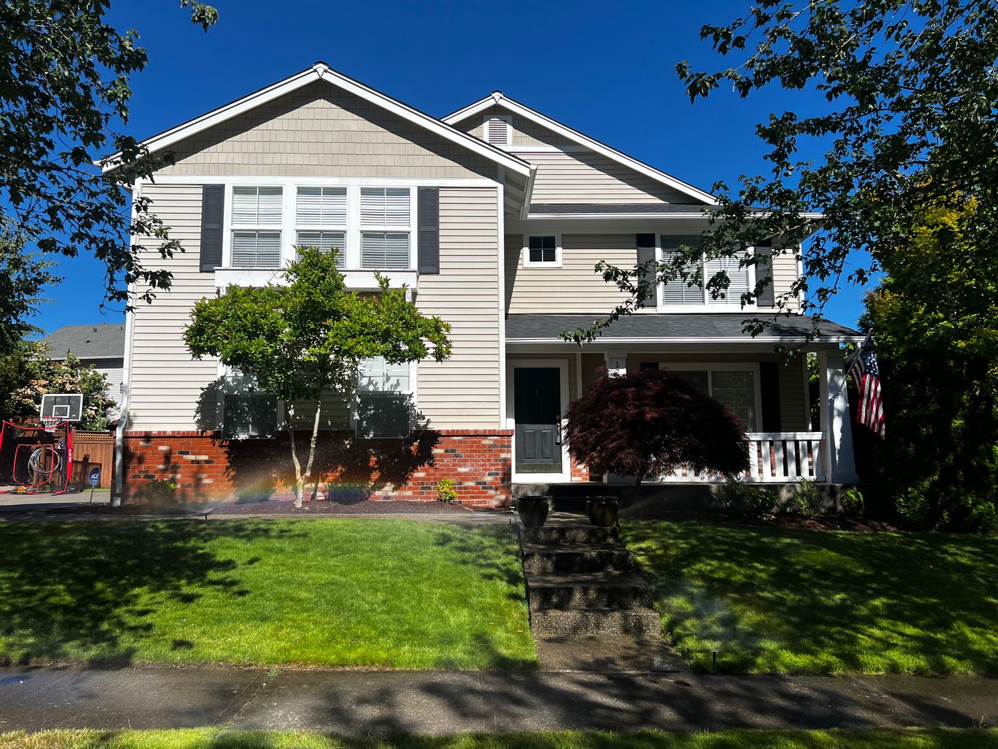 DuPont House: 1768 Jensen Ave.