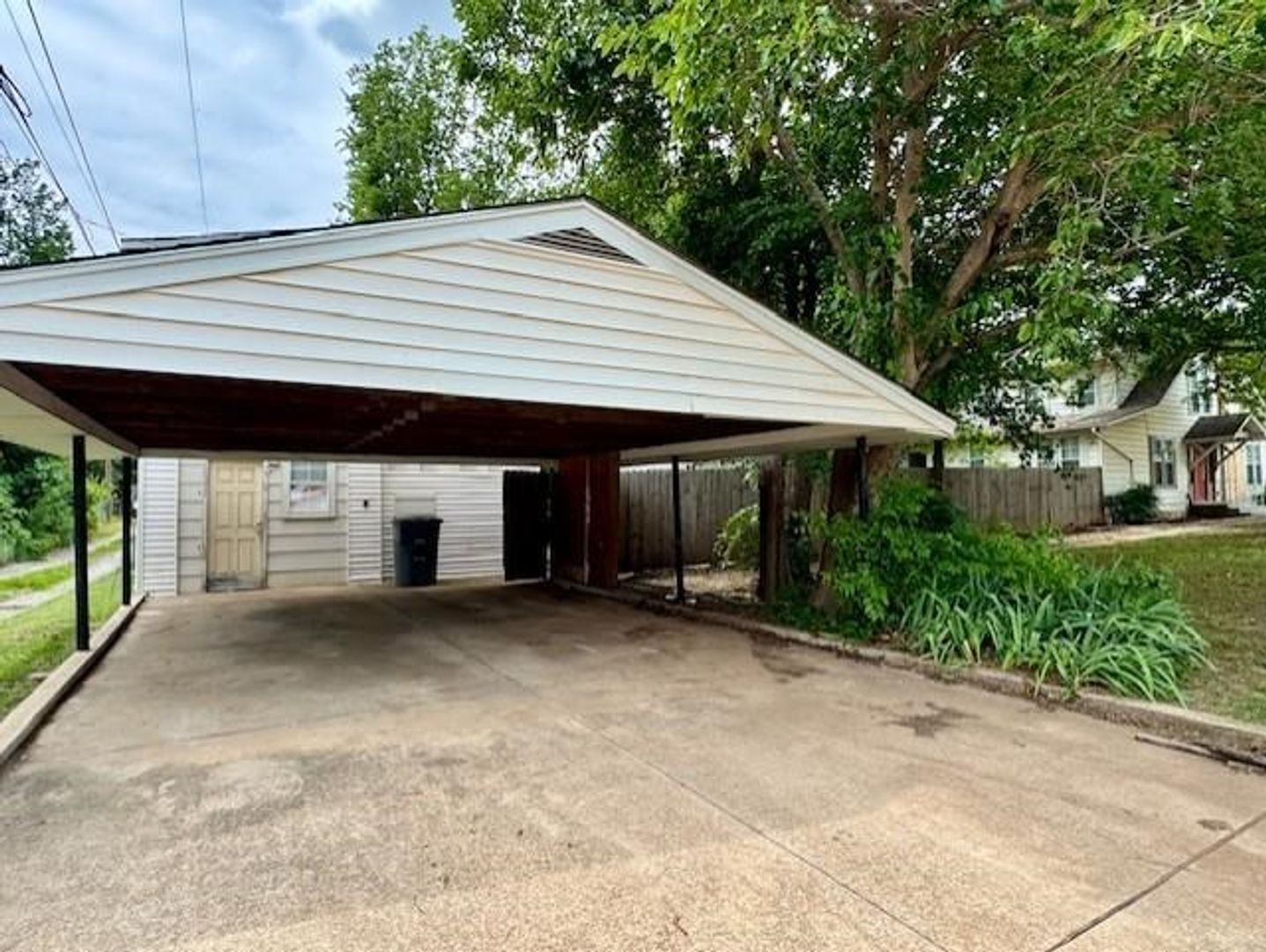 Lawton House: 408 NW 5th