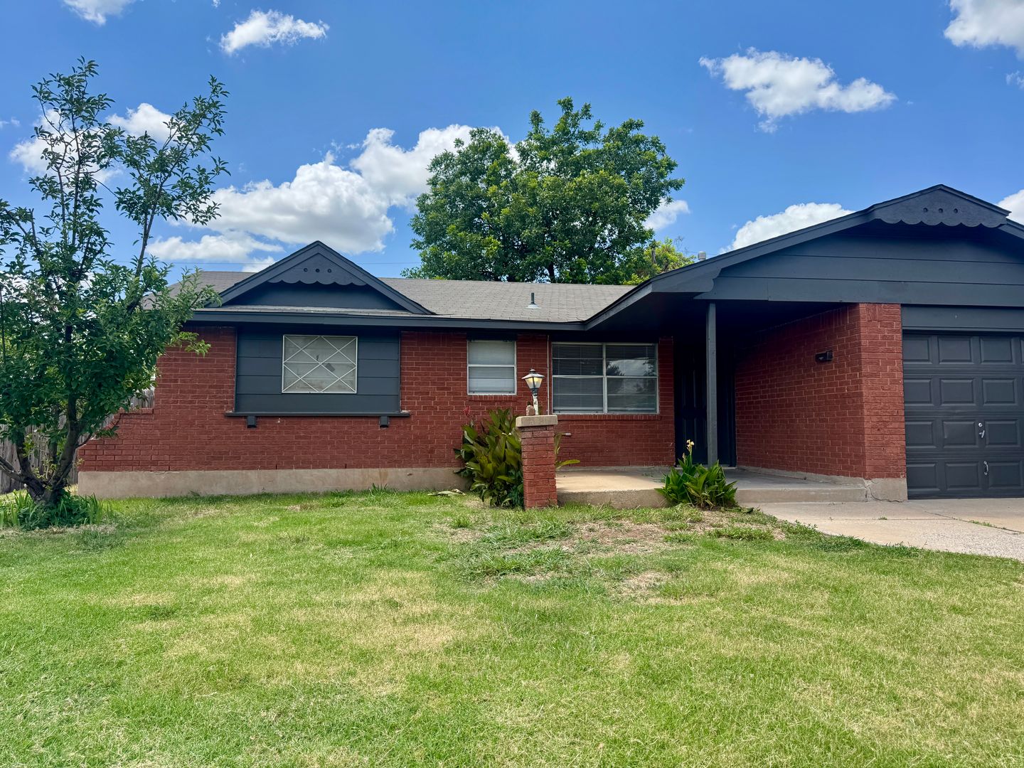 Lawton House: 2420 NW 41st
