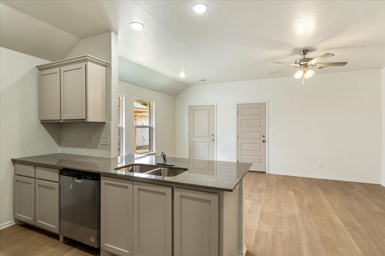 1324 SW New York, Apt B, Lawton, OK 73501