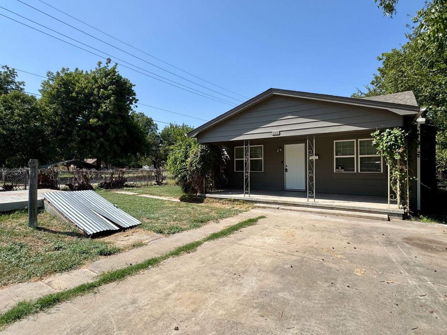 Lawton House: 315 SW J Ave