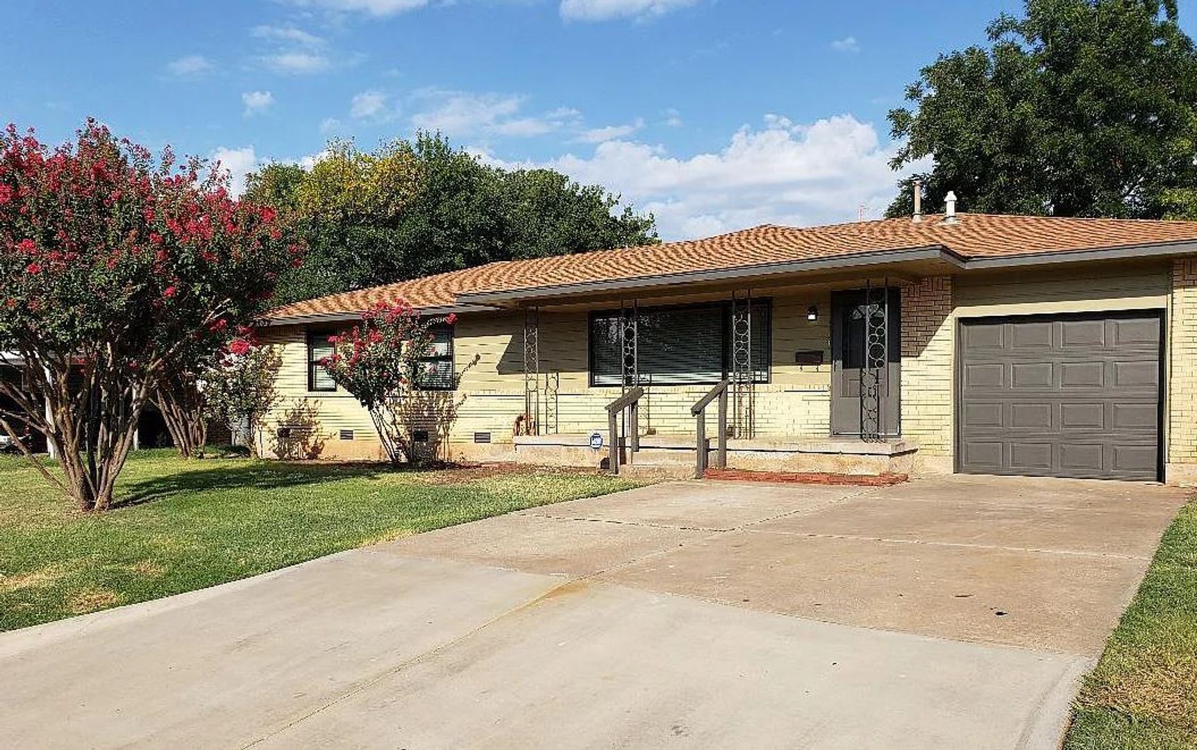 Lawton House: 3829 NW Ferris Ave