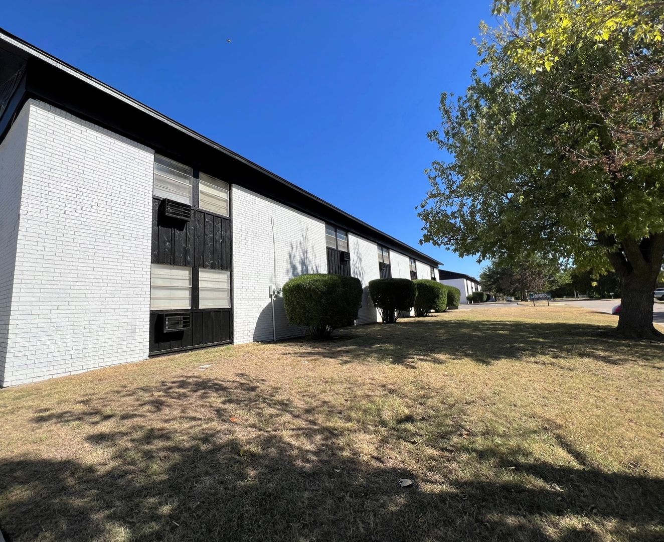 Lawton Apartment: 1309 NW Baldwin