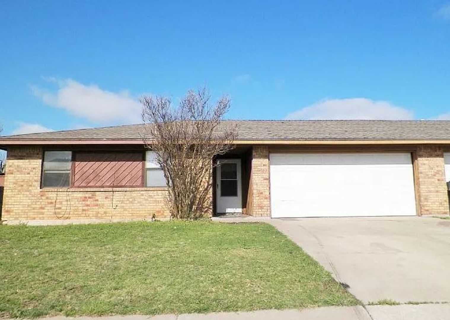 Lawton House: 2704 NW Friartuck