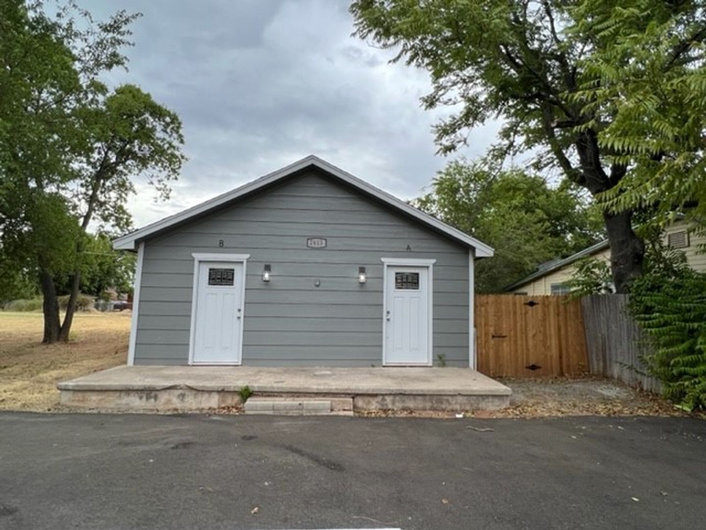 Lawton Apartment: 2613 SW B