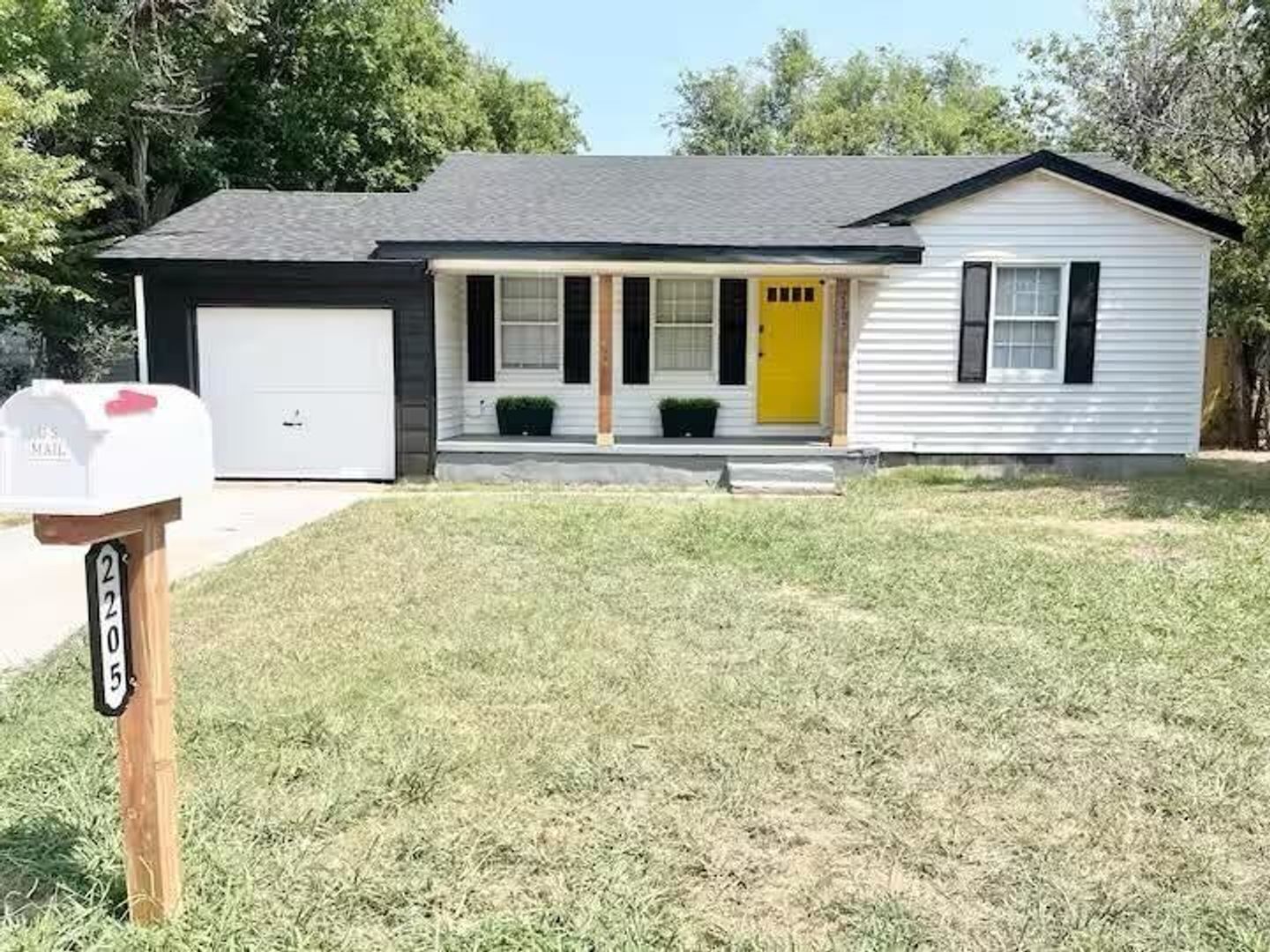 Lawton House: 2205 NW Crosby Ave