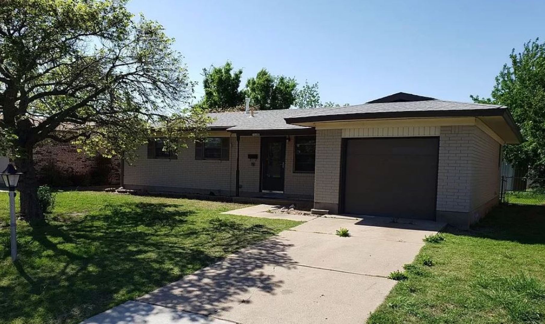 Lawton House: 4051 SE Bedford Dr