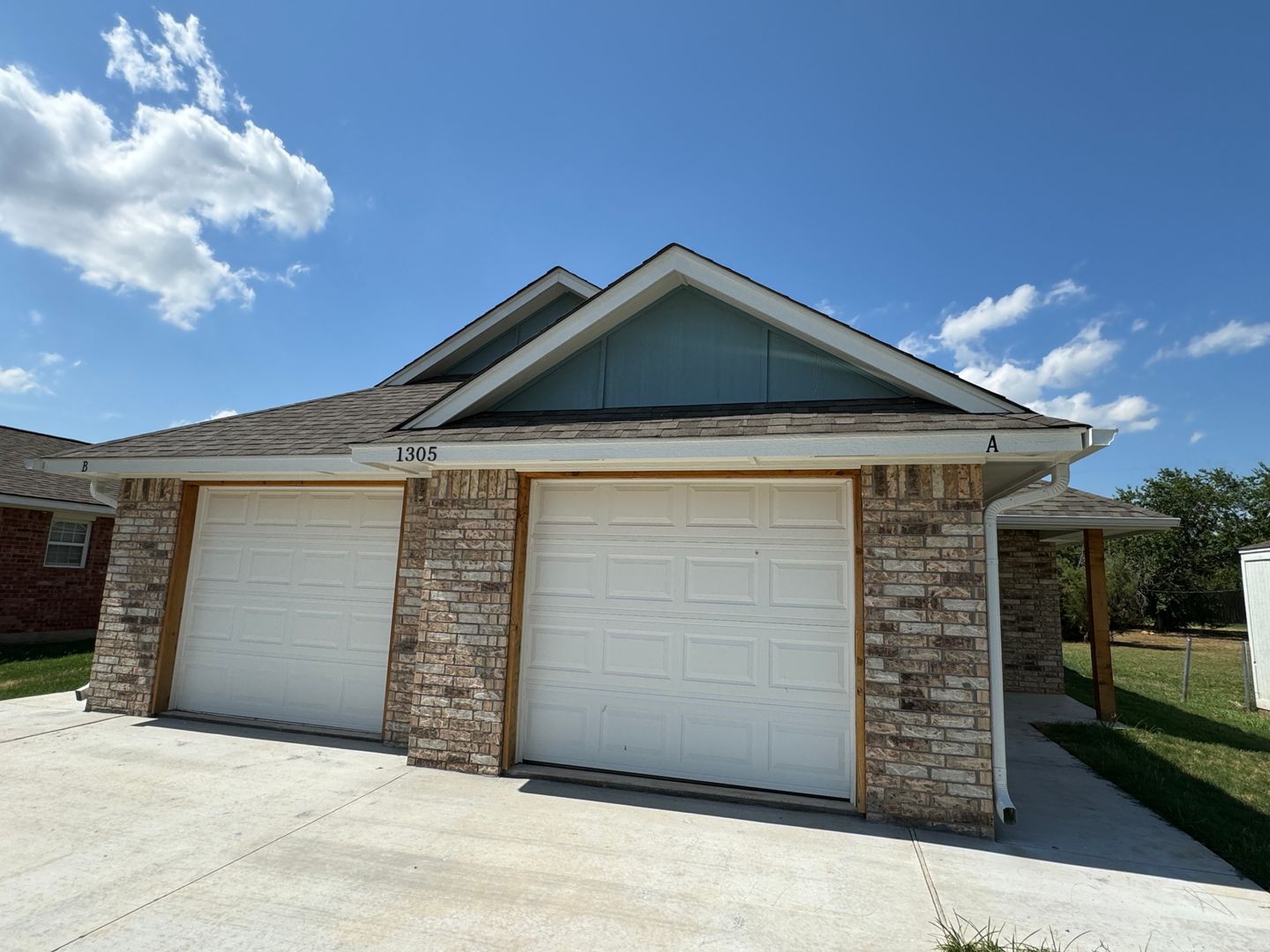 Lawton Apartment: 1305 SW Pennsylvania