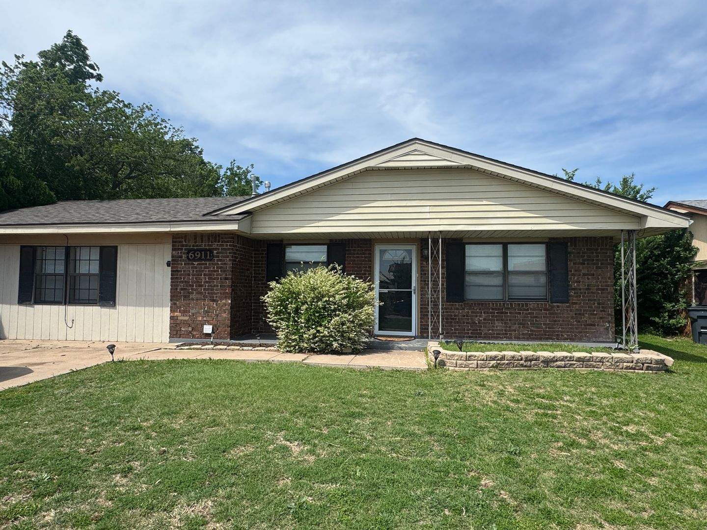 Lawton House: 6911 SW Delta