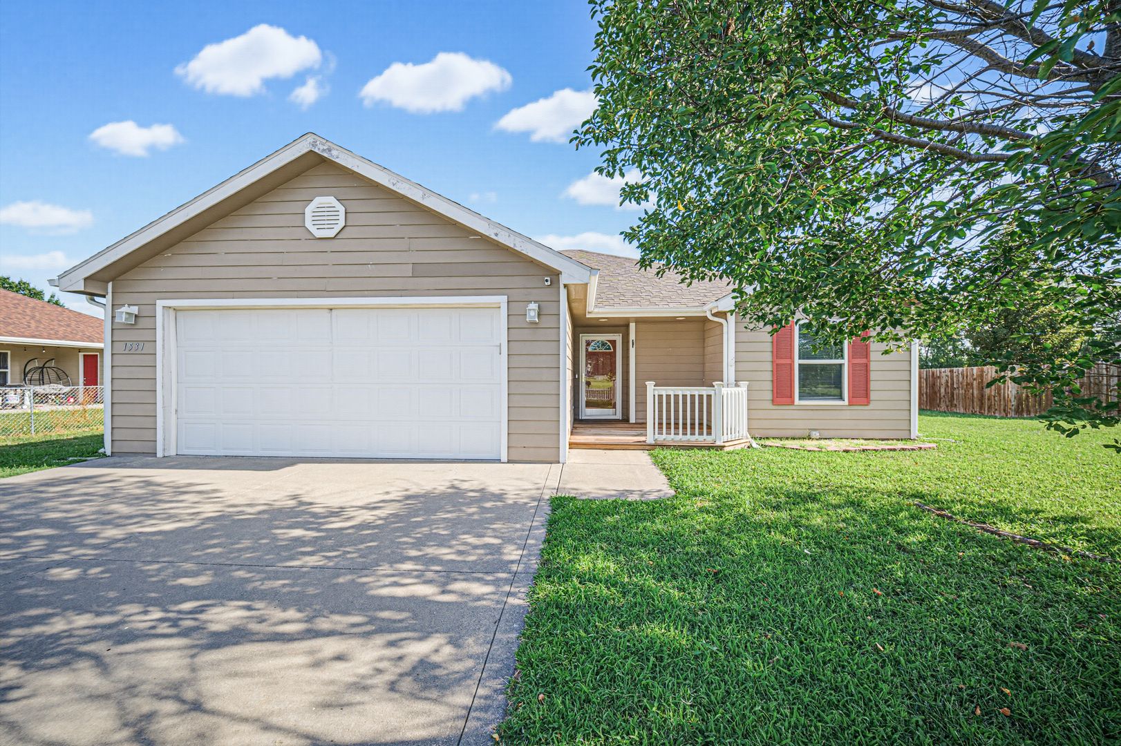 Junction City House: 1531 N Clay St