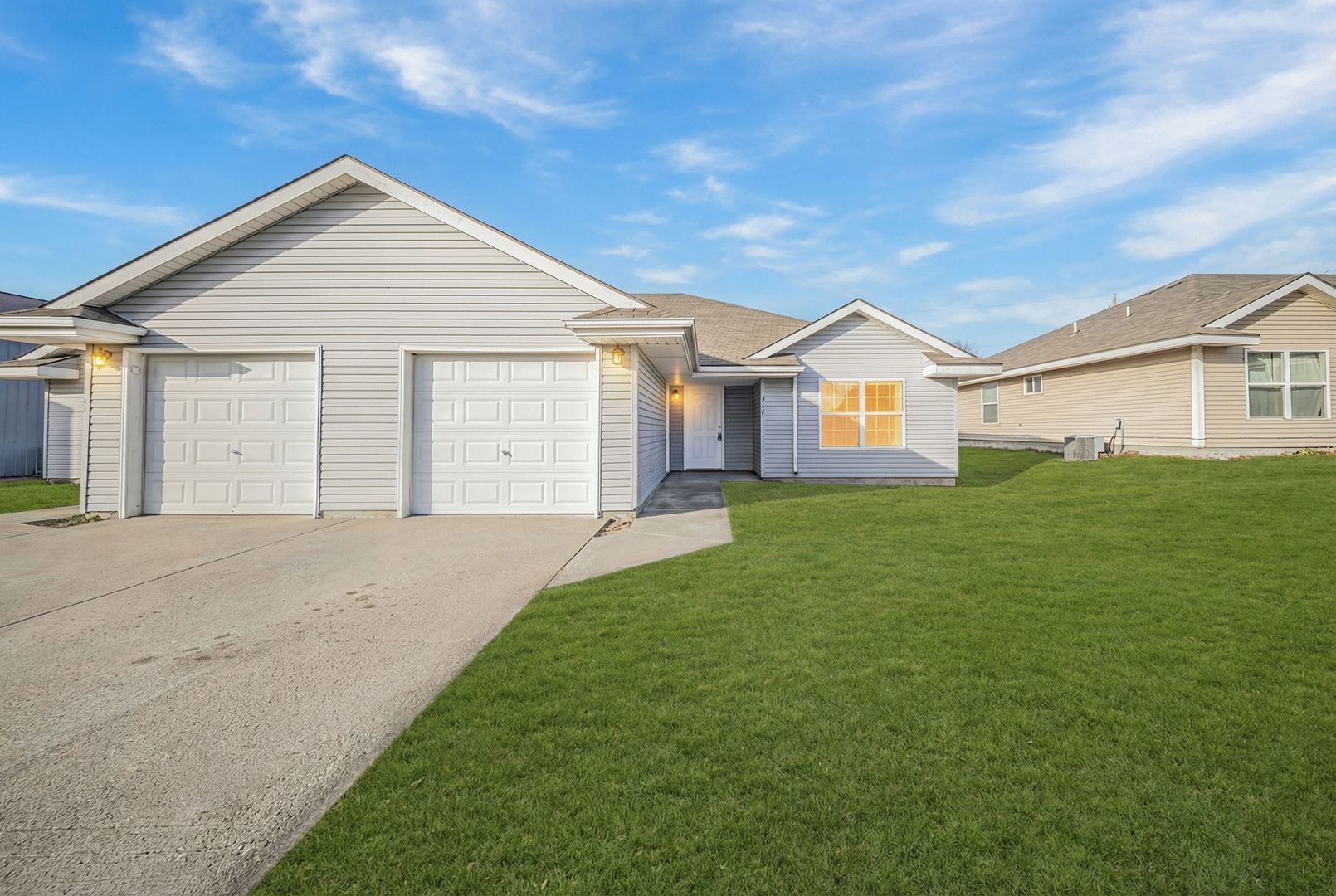 Milford House: 317 Smith St