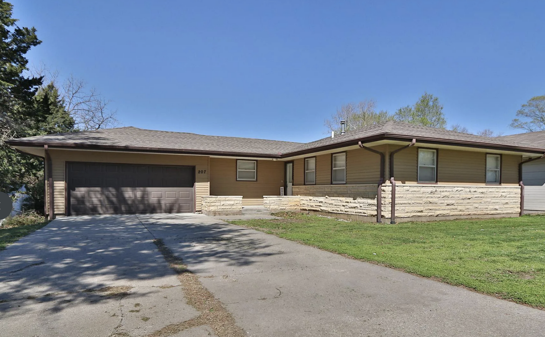 Milford House: 207 Whiting St