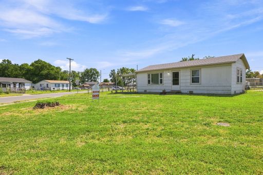 Please View 3D Virtual Walk-Through Before Scheduling a Showing – photo 1