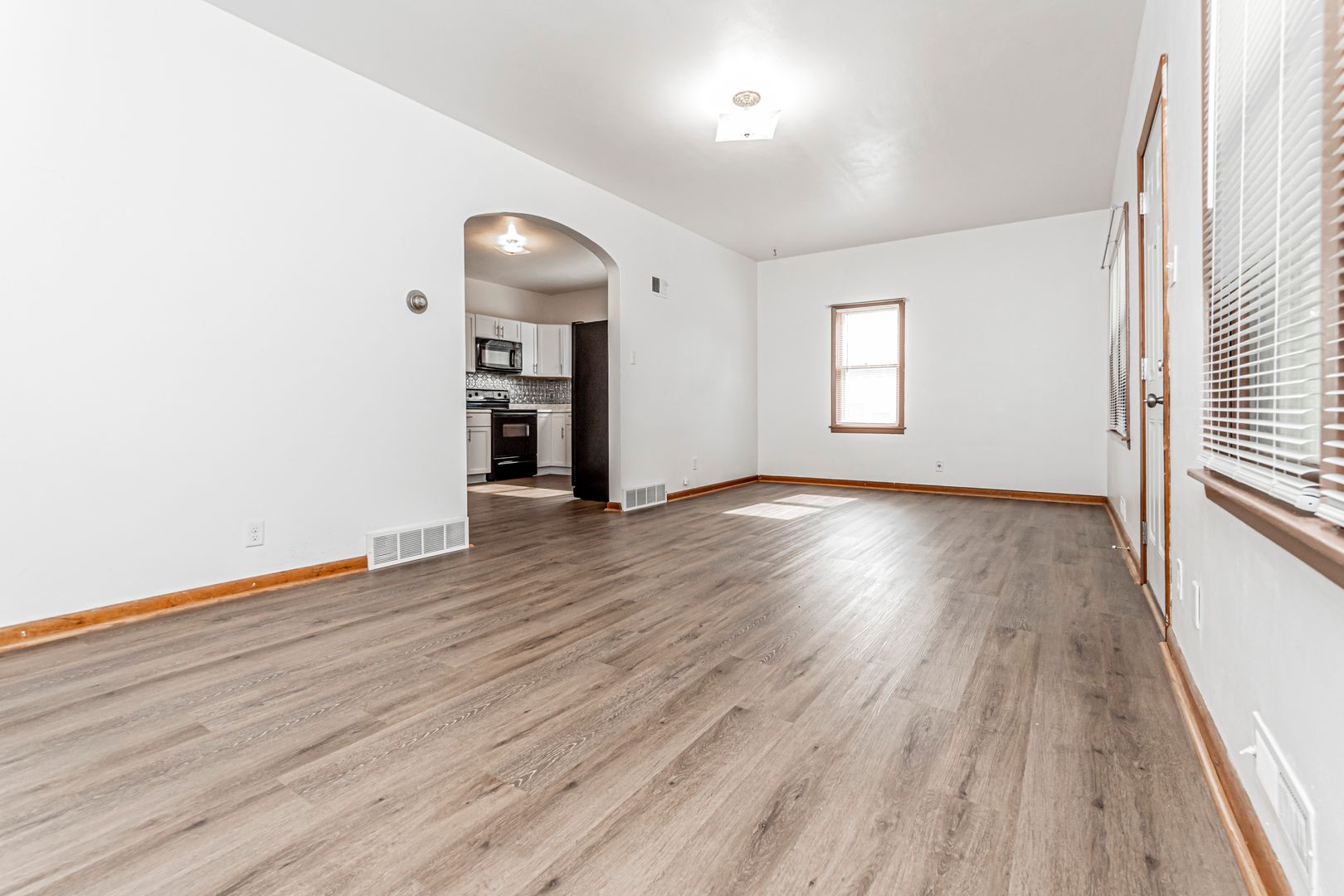 Junction City House: 118 E Pine St