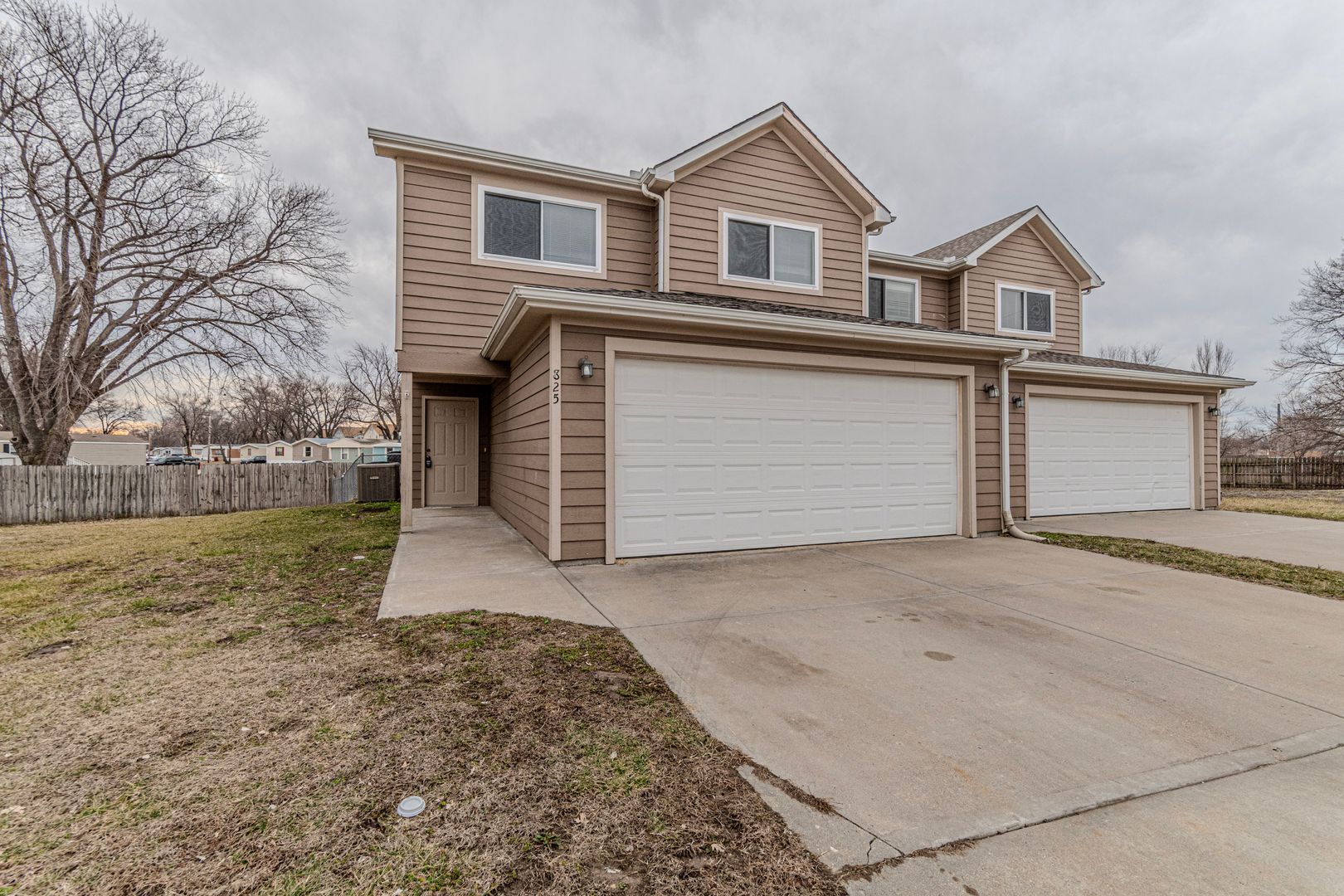 Junction City House: 825 Whitetail Ct