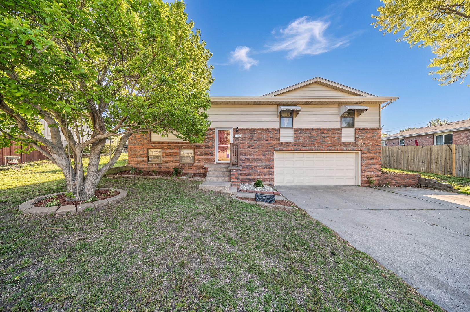 Junction City House: 1429 Highland Drive