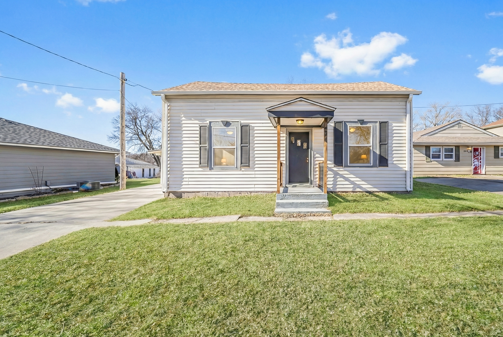 Junction City House: 826 S Madison St.