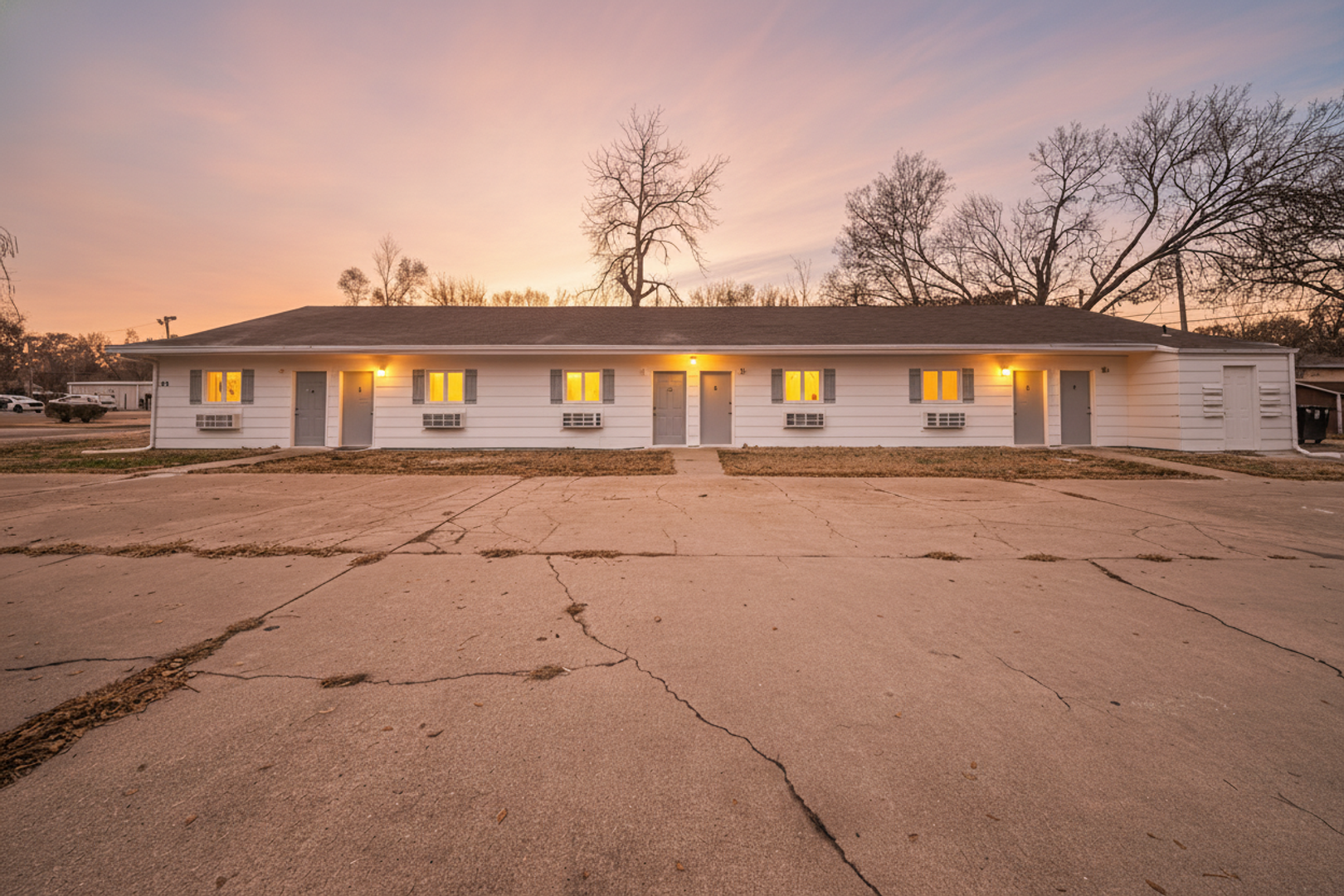 Junction City House: 708 W 10th St