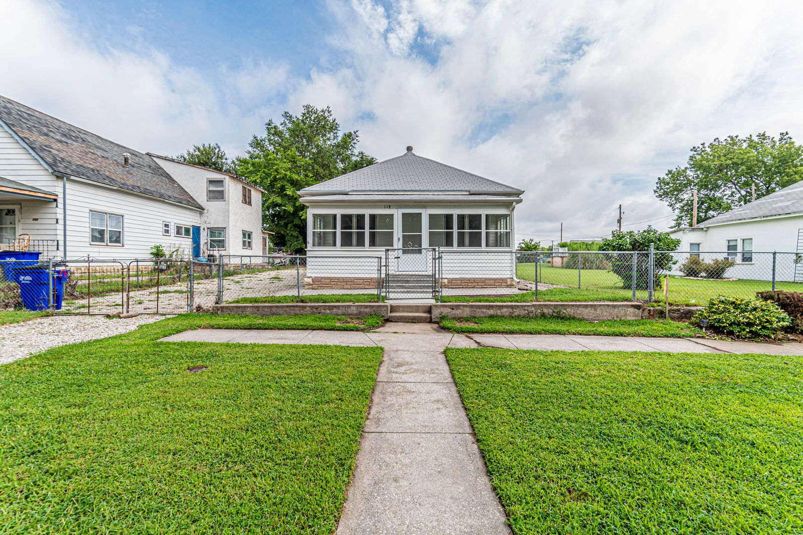 Junction City House: 118 E Pine St