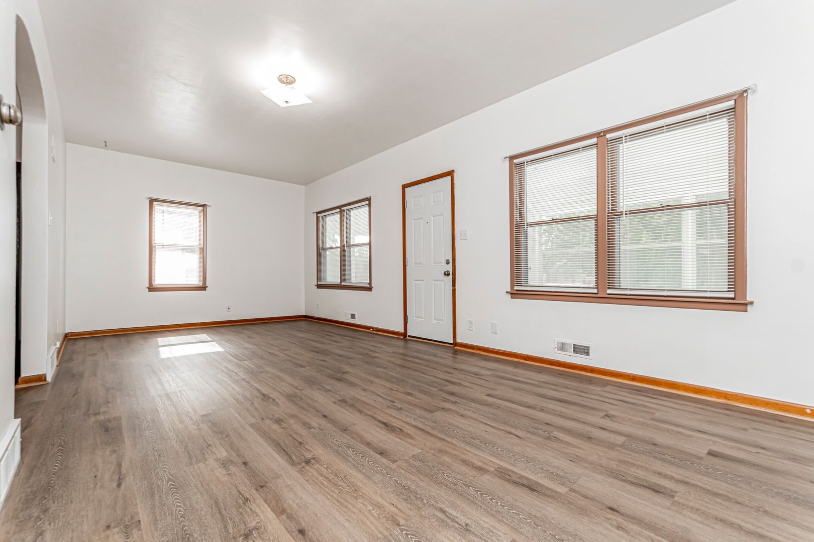 Junction City House: 118 E Pine St