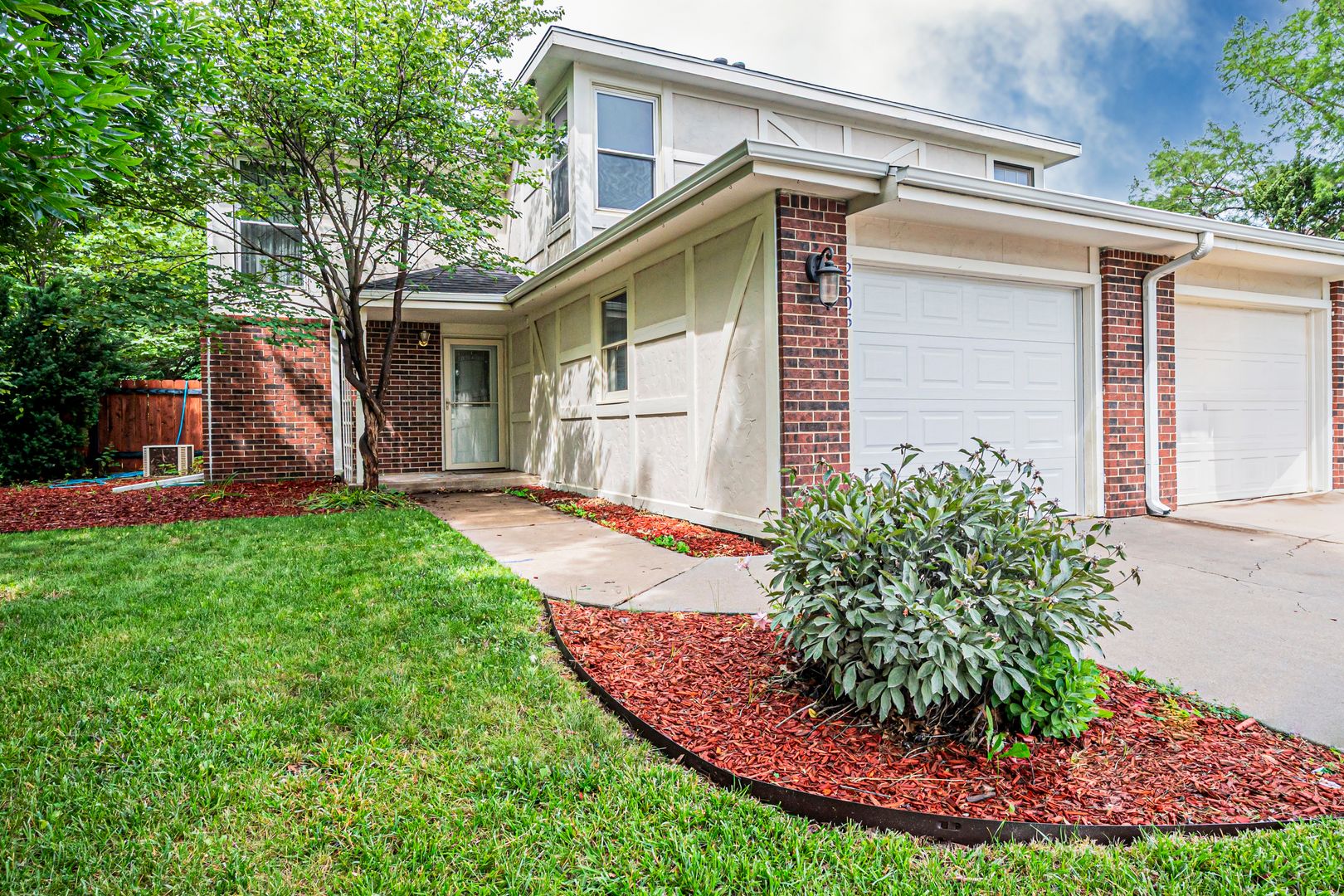 Manhattan Townhome: 2505 Candlewood Dr.