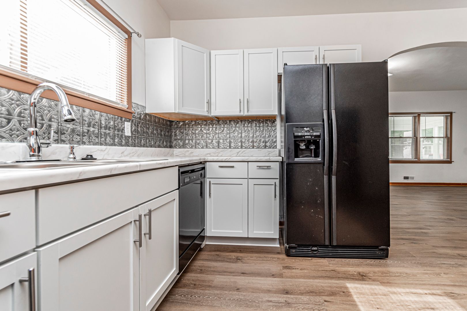 Junction City House: 118 E Pine St