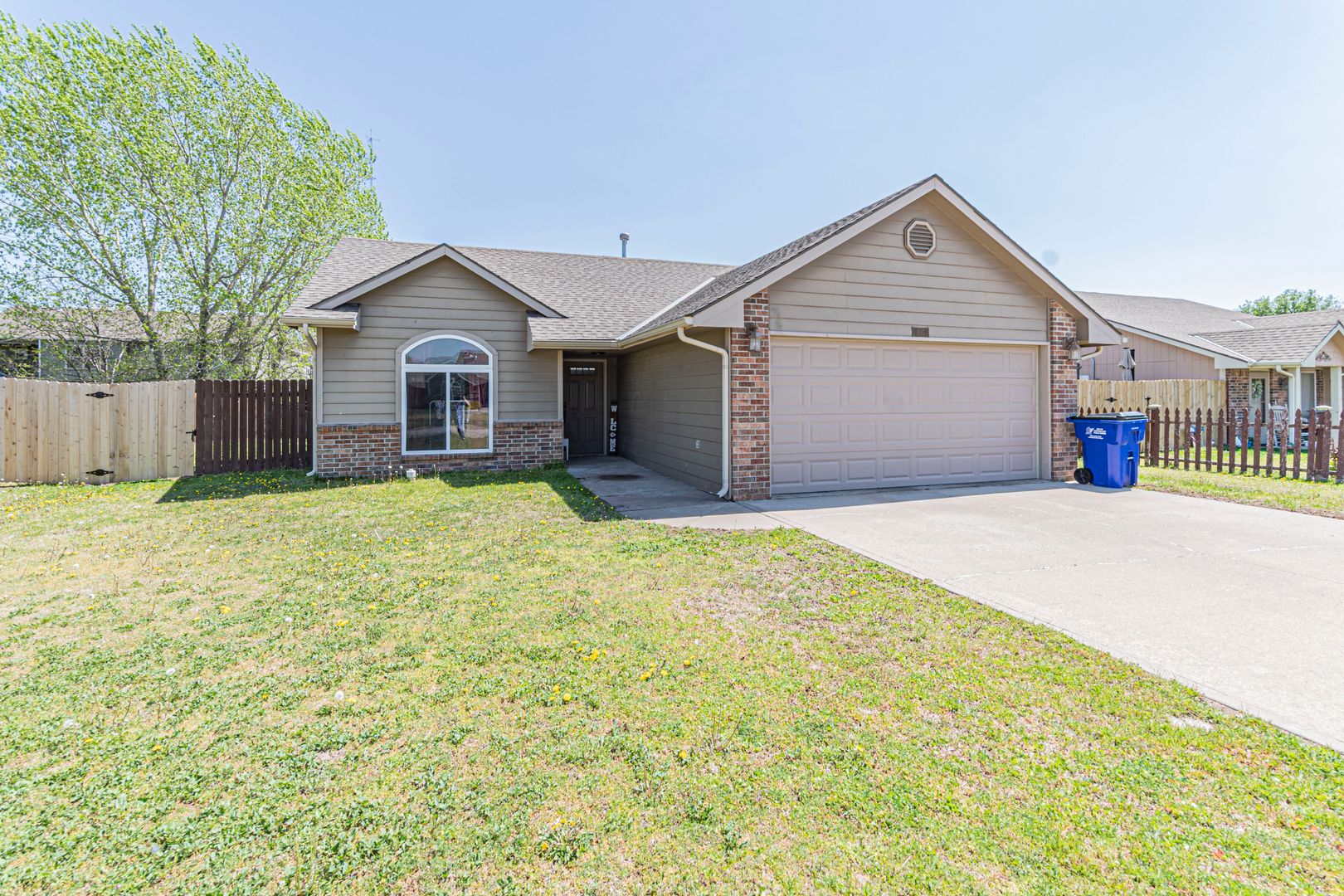 Junction City House: 1017 Dagen Ln