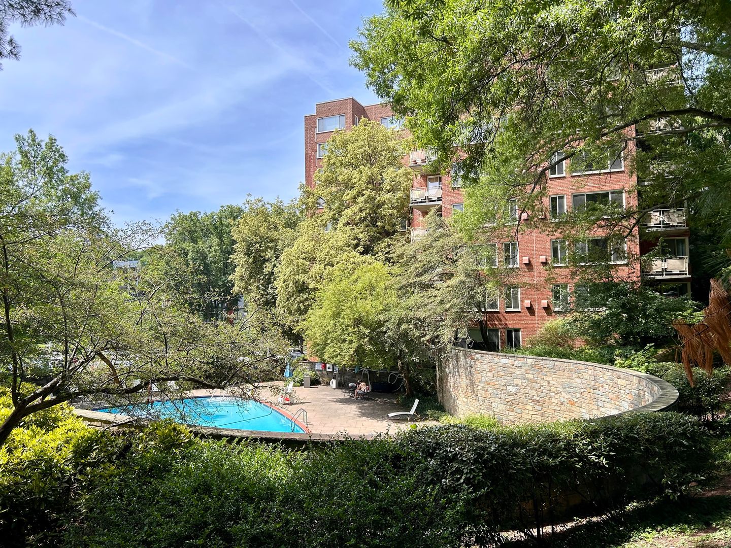 Washington Condo: 4000 Tunlaw Road NW #318