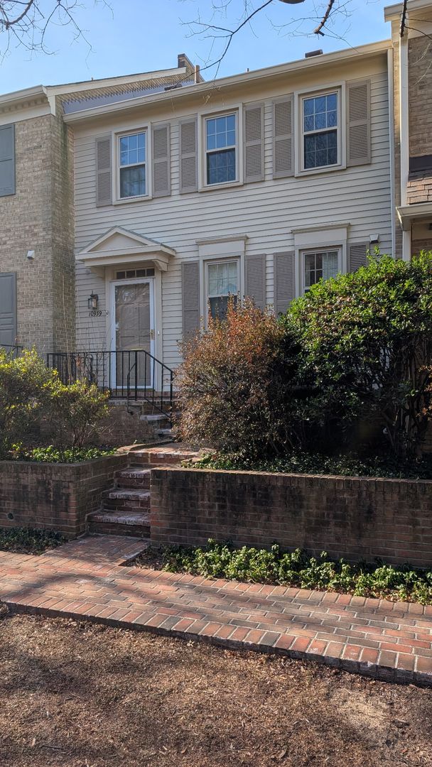 Rockville House: 10939 Wickshire Way