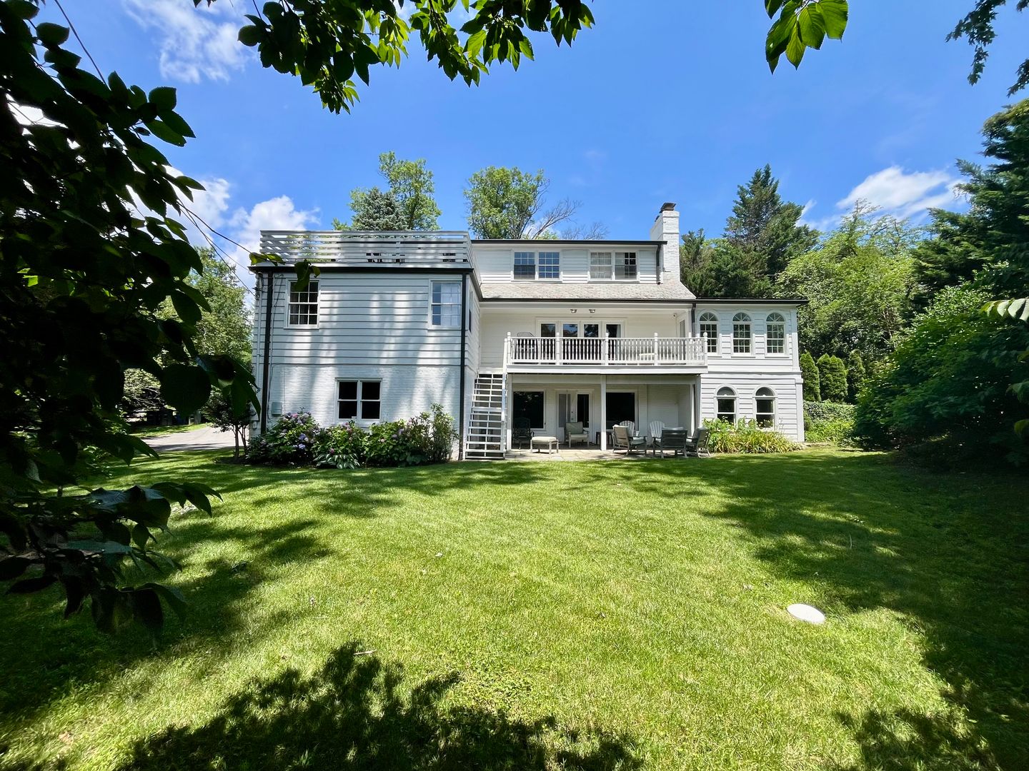 Washington House: 5100 Upton St NW