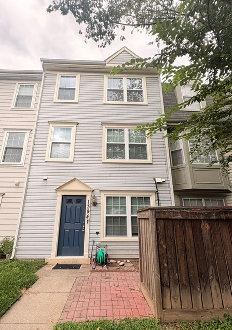 Germantown Townhome: 13941 Highstream Pl