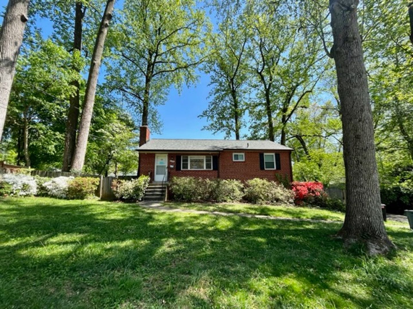 Silver Spring House: 3700 Woodridge Ave